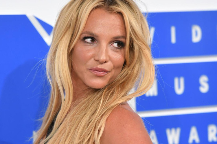 Britney desmente rumores de novo álbum e avisa que não voltará para indústria