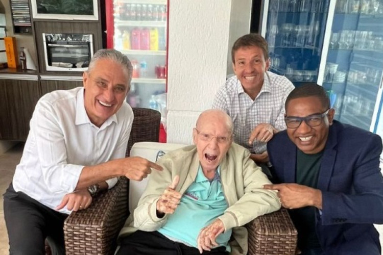 Tite, Juninho Paulista e Cesar Sampaio em visita a Zagallo