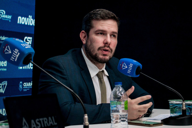 Alex Santiago, presidente do Fortaleza, em entrevista coletiva