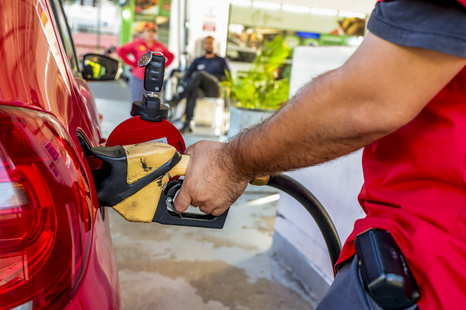 GASOLINA comum ficou com valor médio estável de R$ 5,91 por litro (Foto: FCO FONTENELE)