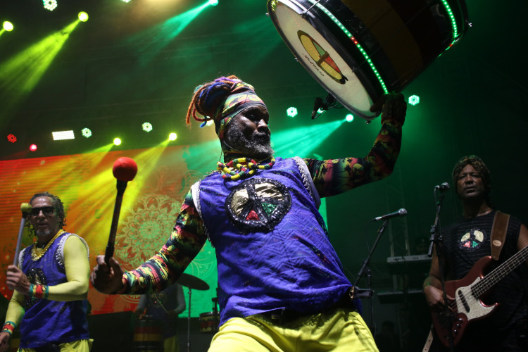 FORTALEZA-CE, BRASIL, 12-01-2024: Show de abertura do Pré=Carnaval com a banda Olodum na Praça do Ferreira. (Foto: Fernanda Barros/O Povo) 