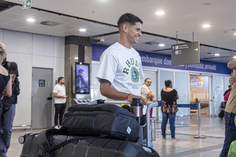 Facundo Barceló desembarcou na capital cearense na quinta-feira, 11, para se apresentar ao Ceará