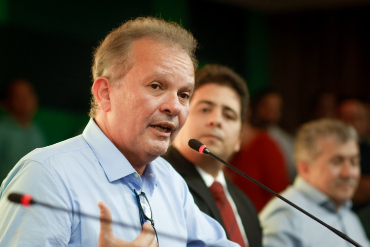 Presidente interino do PDT, deputado federal André Figueiredo, durante assinatura do Termo de Cooperação Técnica do PrevMóvel
