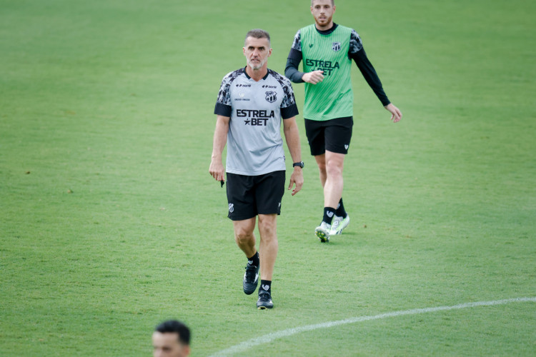 FORTALEZA-CE, BRASIL, 13-01-2023: Vagner Mancini. Treino aberto do Ceará Esporte Clube no Estadio Presidente Vargas. (Foto: Aurélio Alves/O Povo)