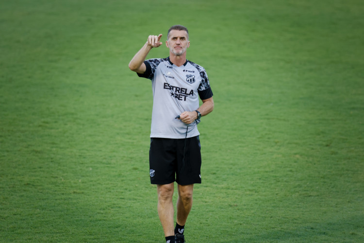 FORTALEZA-CE, BRASIL, 13-01-2023: Vagner Mancini. Treino aberto do Ceará Esporte Clube no Estadio Presidente Vargas. (Foto: Aurélio Alves/O Povo)