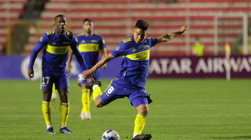 Volante Pol Fernández no jogo Always Ready x Boca Juniors, no Estádio Hernando Siles, pela Copa Libertadores 2022