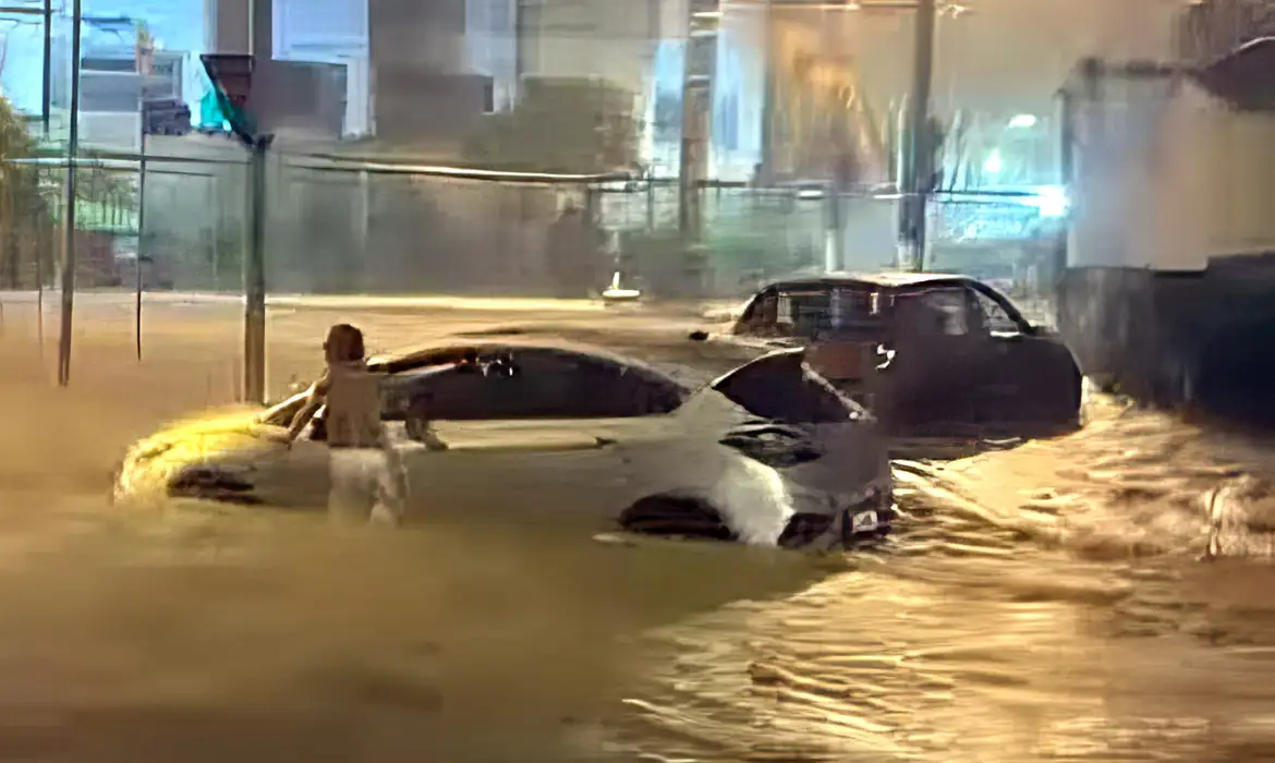 Chuvas que atingiram o Rio de Janeiro eram previstas, diz Inmet 