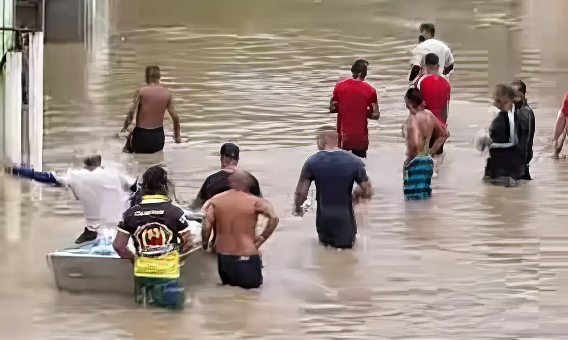 Governo federal reconhece emergência no Rio por causa das chuvas