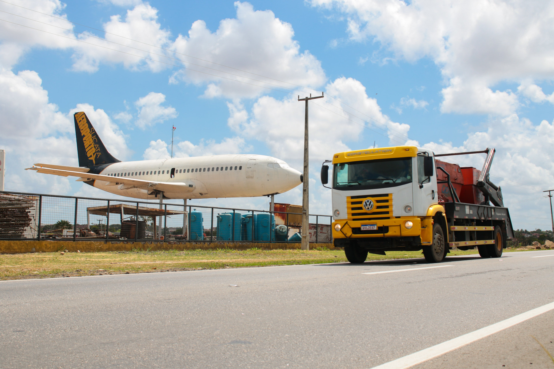 ￼AVIÃO TEM 39 metros de comprimento e asas medindo 31 metros (Foto: Samuel Setubal)