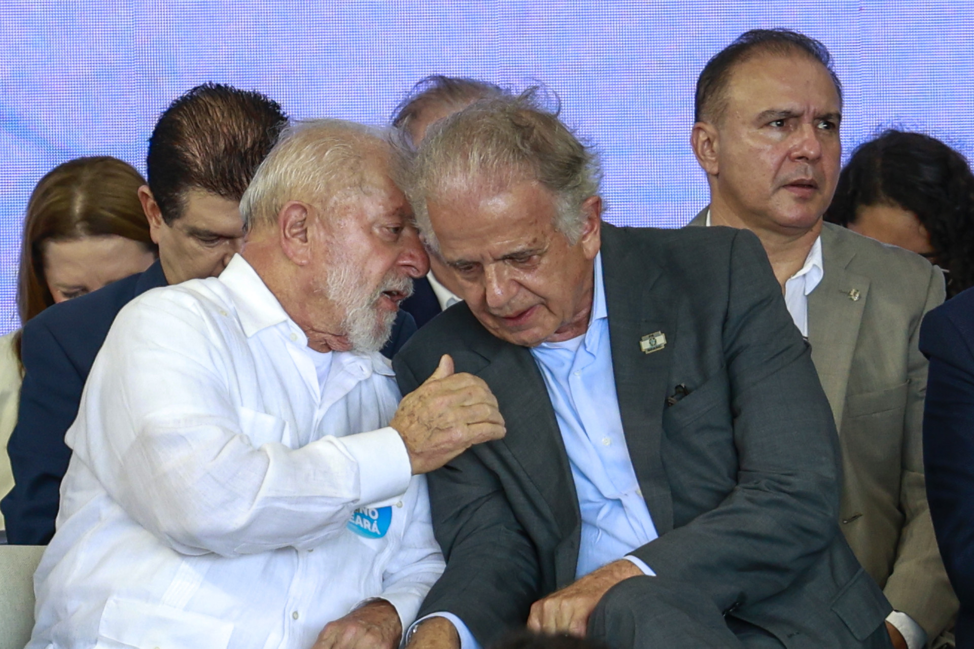 Ministro José Múcio assinou decreto juntamente com presidente Lula. Na foto, ambos em visita a Fortaleza (Foto: FCO FONTENELE)