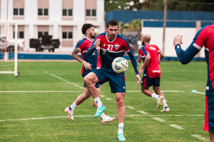 Zagueiro Bruno Melo em treino do Fortaleza no Centro de Excelência Alcides Santos, no Pici