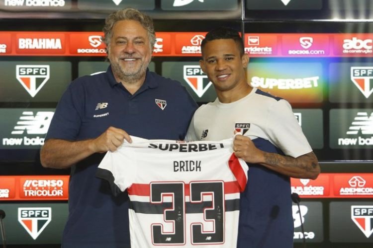 Erick, ex-Ceará, é apresentado oficialmente pelo São Paulo