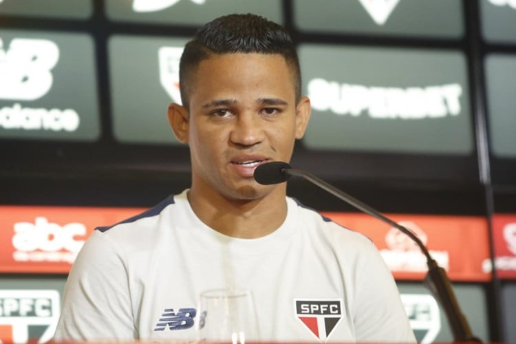 Erick, ex-Ceará, é apresentado oficialmente pelo São Paulo