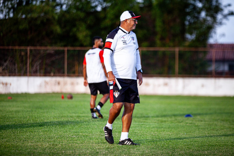 Raimundinho está à frente dos treinos do Ferrão