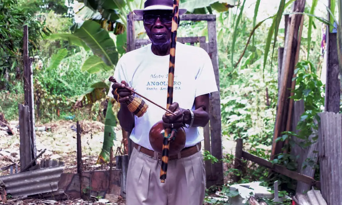 “Capoeira é meu remédio”, diz mestre de 96 anos