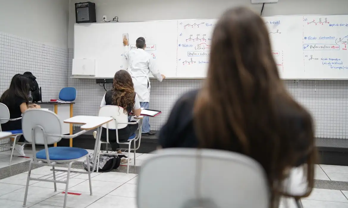 Programa Pé-de-Meia é bem recebido por estudantes e sociedade civil (Foto: )