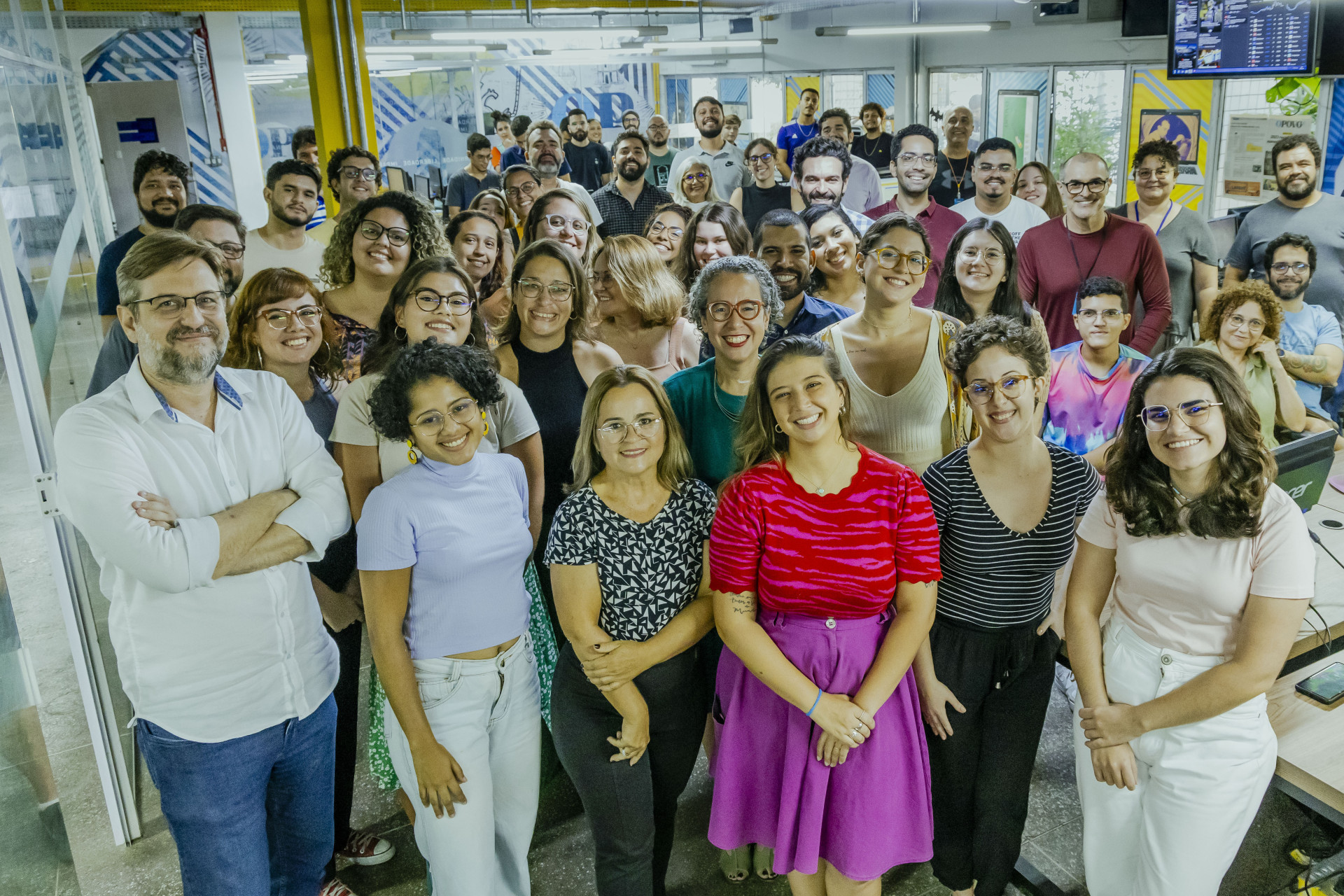 ￼PARTE da redação do O POVO: 18 jornalistas estão entre os mais premiados de 2023 (Foto: FERNANDA BARROS)