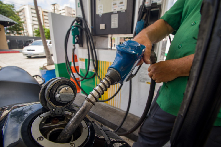 Gasolina segue em queda em Fortaleza.
