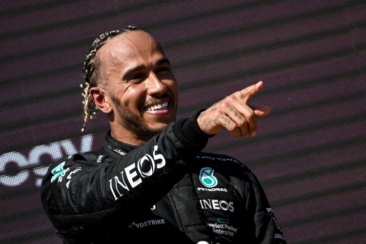 Lewis Hamilton, que tem 39 anos, em 2025 pode ser o novo piloto da Ferrari