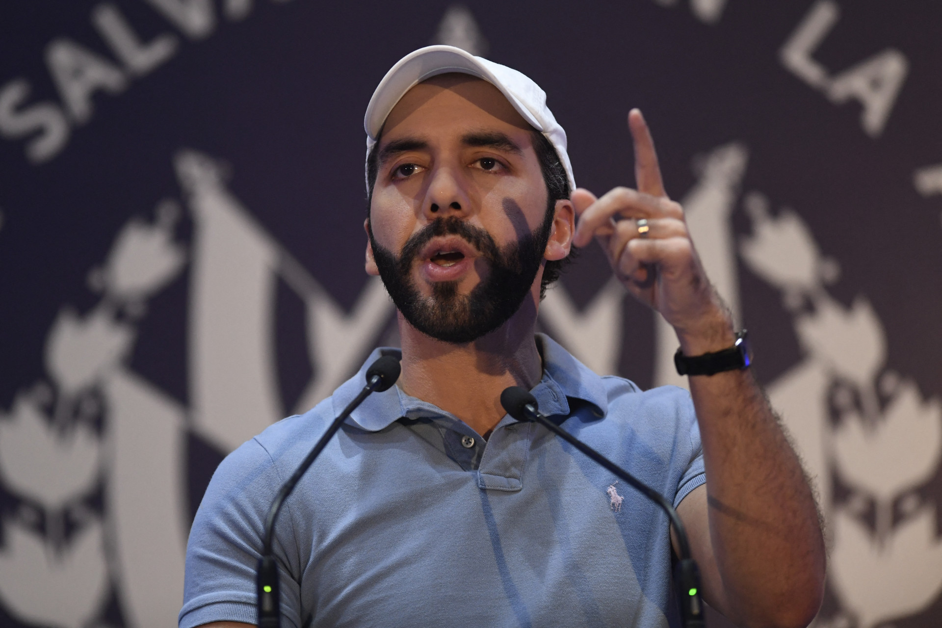 ￼PRESIDENTE salvadorenho Nayib Bukele em discurso ontem (Foto: Marvin RECINOS/AFP)