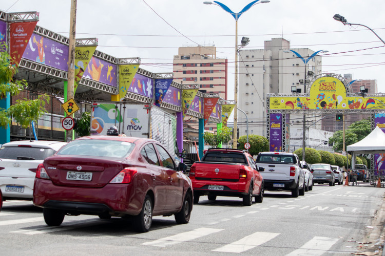 Trânsito terá bloqueios em vários polos de Carnaval. A av. Domingos Olímpio terá os tradicionais desfiles de Maracatus