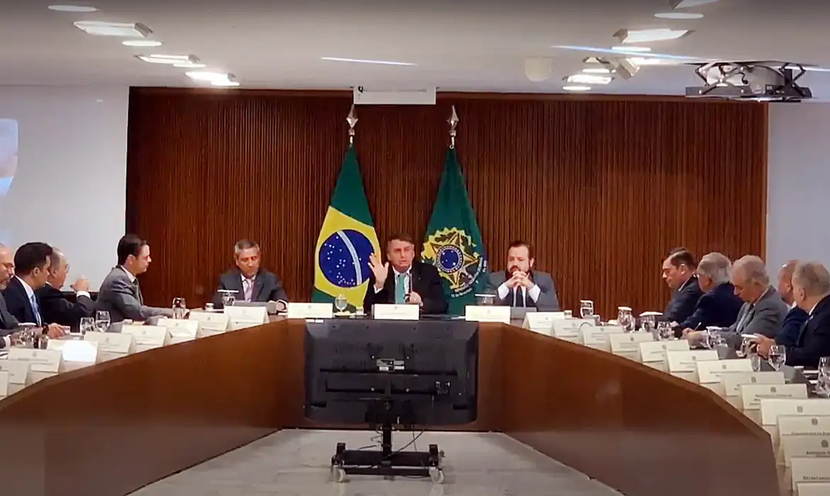 ￼BOLSONARO tentou apoio da OAB contra sistema eleitoral