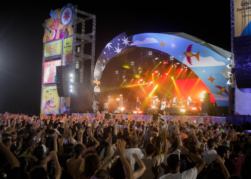 Imagem do Carnaval de Fortaleza 2024, no Aterro da Praia de Iracema