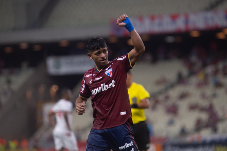 Kervin soma três gols e três assistencias no Fortaleza