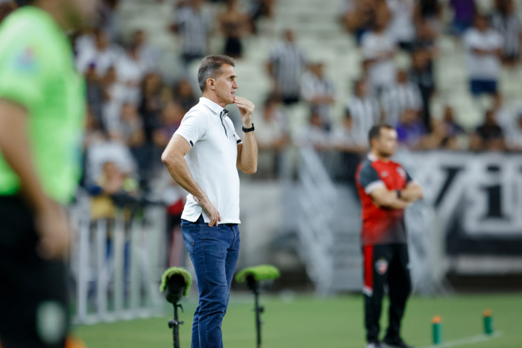 Vagner Mancini esteve em seu primeiro clássico como treinador do Vovô