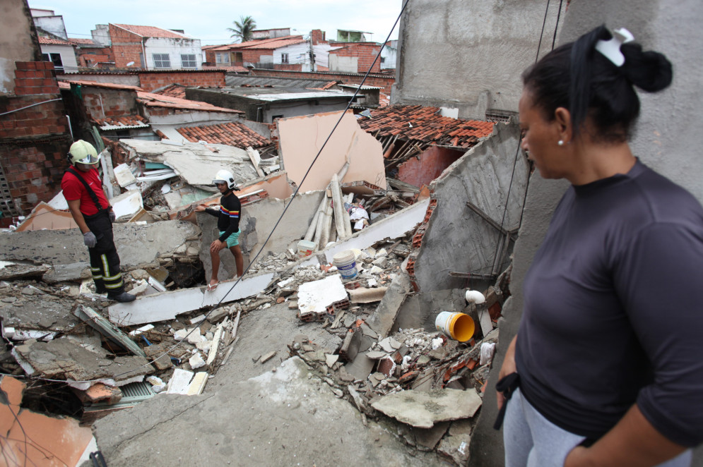 Casas São Interditadas Pela Defesa Civil Após Desabamento Com Vítimas Em Fortaleza Cidades 8679