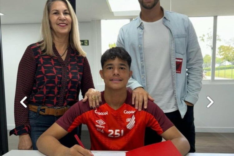 Bruno Samúdio é goleiro e assinou contrato com o Athletico Paranaense nesta quinta-feira, 22