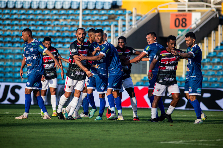 Lance do jogo Ferroviário x Iguatu, no PV, pelo Campeonato Cearense 2024