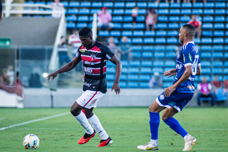 Ferroviário venceu o Iguatu por 1 a 0, no PV, pelas quartas-de-final do Campeonato Cearense