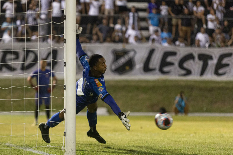 Metade dos gols tomados pelo ABC ocorreu nos últimos quatro jogos da equipe. 