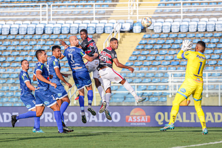 Lance do jogo Ferroviário x Iguatu, no PV, pelo Campeonato Cearense 2024