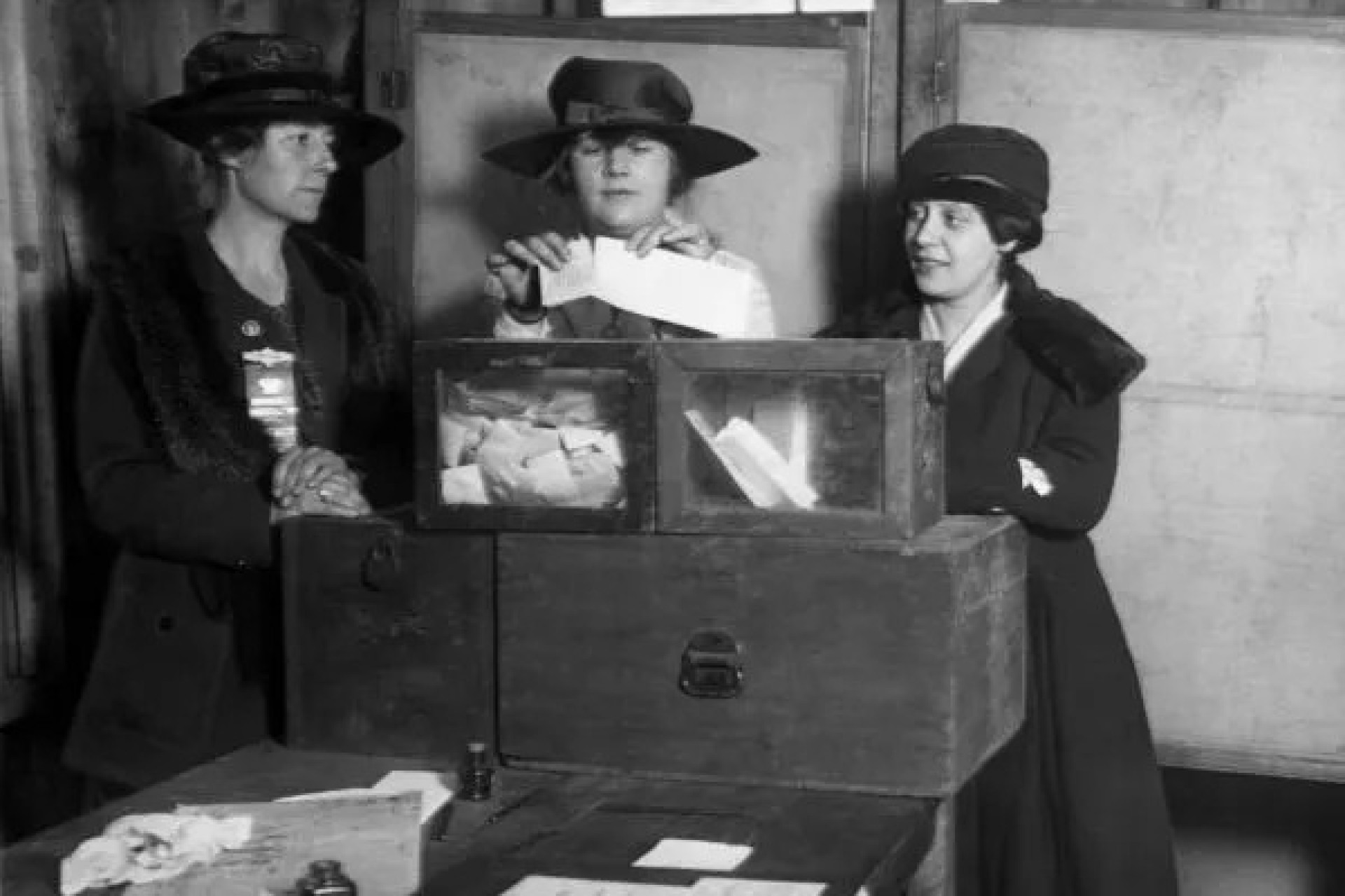 Voto feminino em 1932 (Foto: FGV/CPDOC)