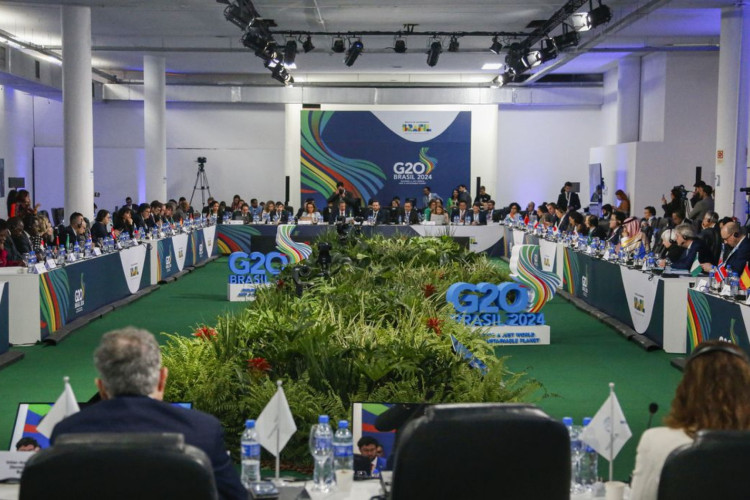 Chances de pouso suave da economia global sobem, diz documento do G20