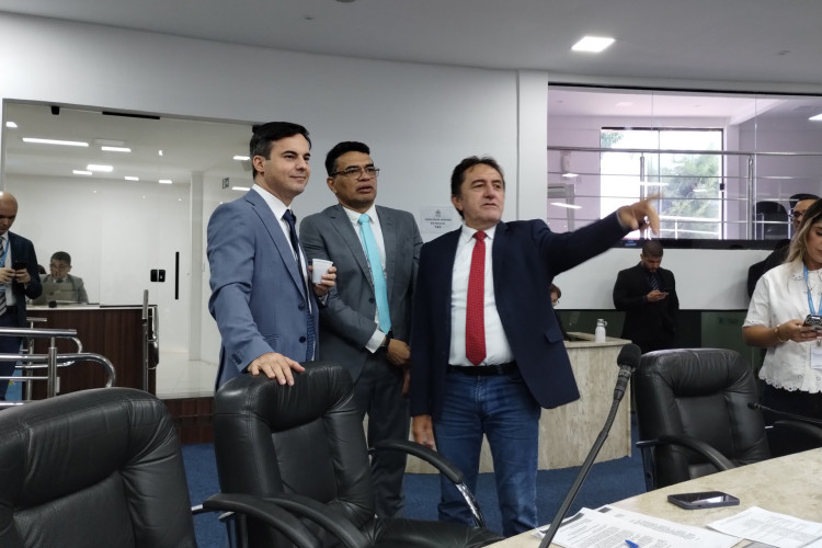 Capitão Wagner (União), o deputado estadual Sargento Reginauro (União) e o vereador Adail Júnior (PDT)