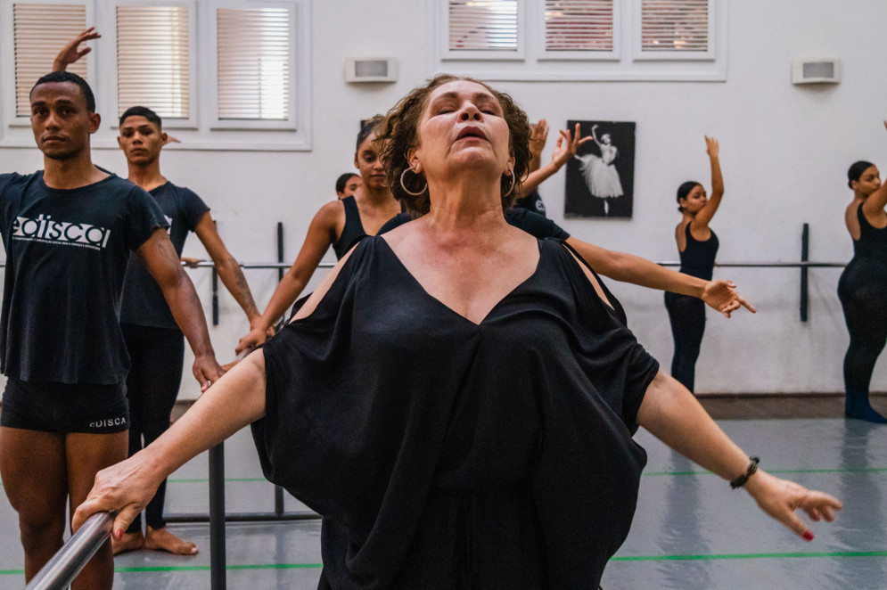 Dora Andrade, bailarina e coreógrafa cearense, idealizadora do projeto da Escola Edisca de dança voltado para crianças e adolescentes de Fortaleza (Foto: FERNANDA BARROS)