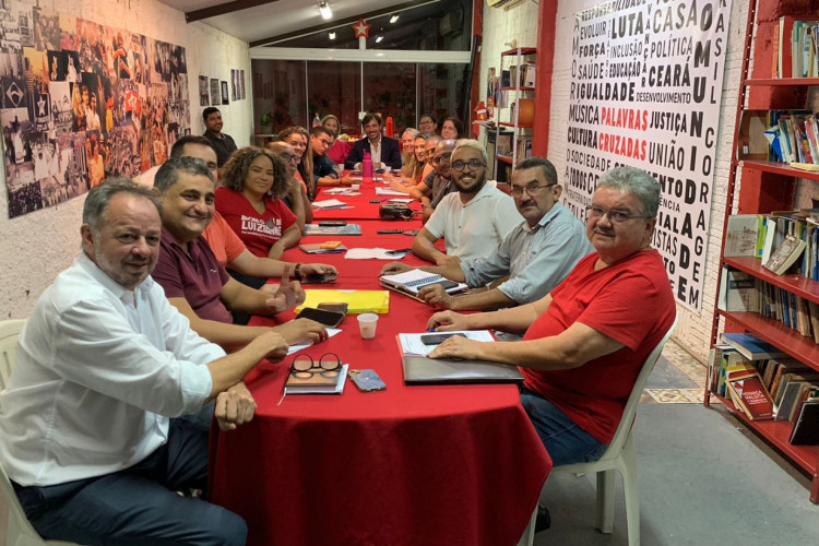 ￼REUNIÃO da Executiva municipal do PT Fortaleza realizada nesta quarta-feira, 6