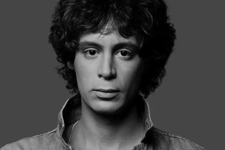 Cantor e compositor Eric Carmen, vocalista da banda The Raspberries, morreu aos 74 anos de idade