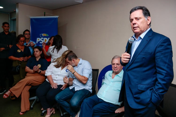 ￼PERILLO esteve em evento com tucanos em Fortaleza