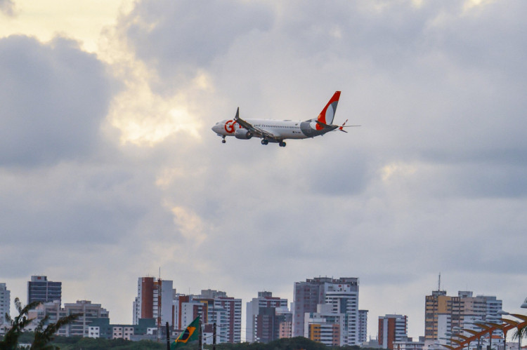 Curso para piloto não prevê taxa de inscrição, mas candidatos devem arcar com custos de estadia