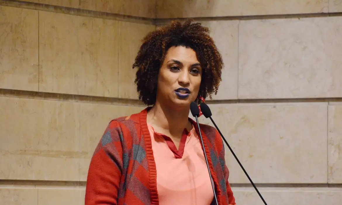 Caso Marielle Franco foi abordado de diferentes maneiras em obras audiovisuais e literárias