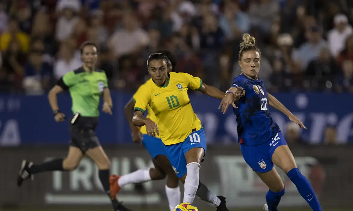 Entenda porque Marta não jogou a semifinal do futebol feminino das Olimpíadas e veja se ela jogará a final