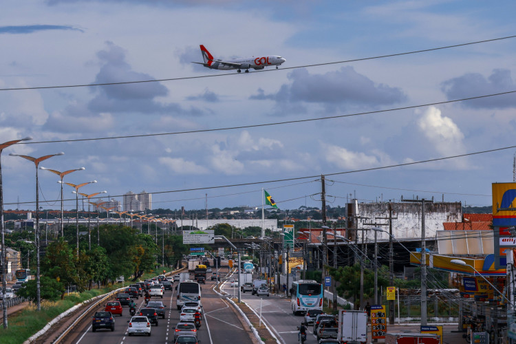 Fortaleza, CE, BR  14.03.24 - Avião da Gol sobrevoado a cidade de Fortaleza  (Fco Fontenele/OPOVO)