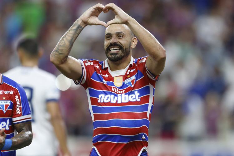 Moisés comemora gol no jogo Fortaleza x Maracanã, no Castelão, pelo Campeonato Cearense 2024