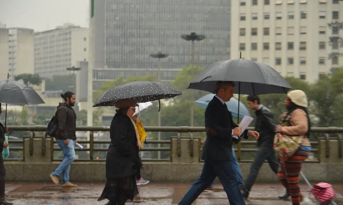 Fim do verão terá fortes chuvas em diversas regiões do país