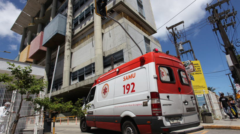 Foto de apoio ilustrativo (fachada do Instituto Doutor José Frota). Vítima foi encaminhada ao IJF