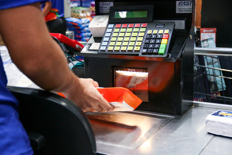 Beneficiários do Ceará Sem Fome têm prioridade em mais de 750 vagas de emprego em supermercados
